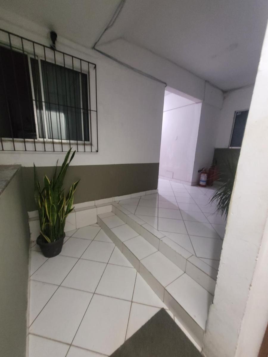 Ótimo Quarto e Sala mobiliado em itapoa. - Housity