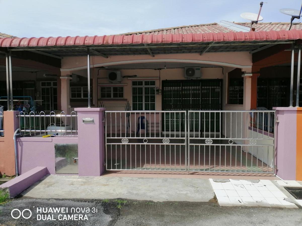Syaqisya Homestay 3 - Housity