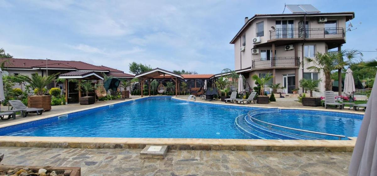 Black Sea Pearl Complex 1 - Housity