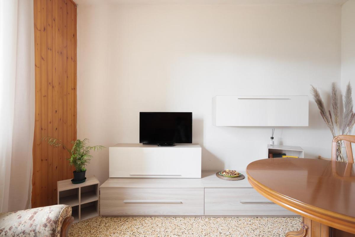 The Bamboo House - Housity