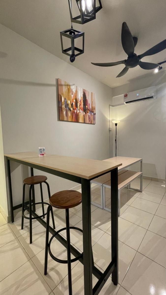 Suitetrails - Lovely 3-Bedroom Apartment at Centre of Melaka