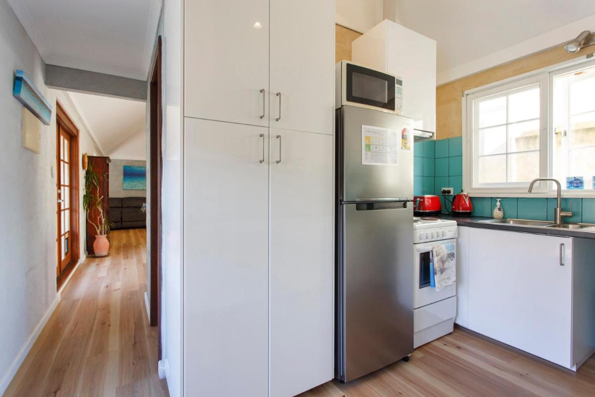 Binks Beach House - South Fremantle - Housity