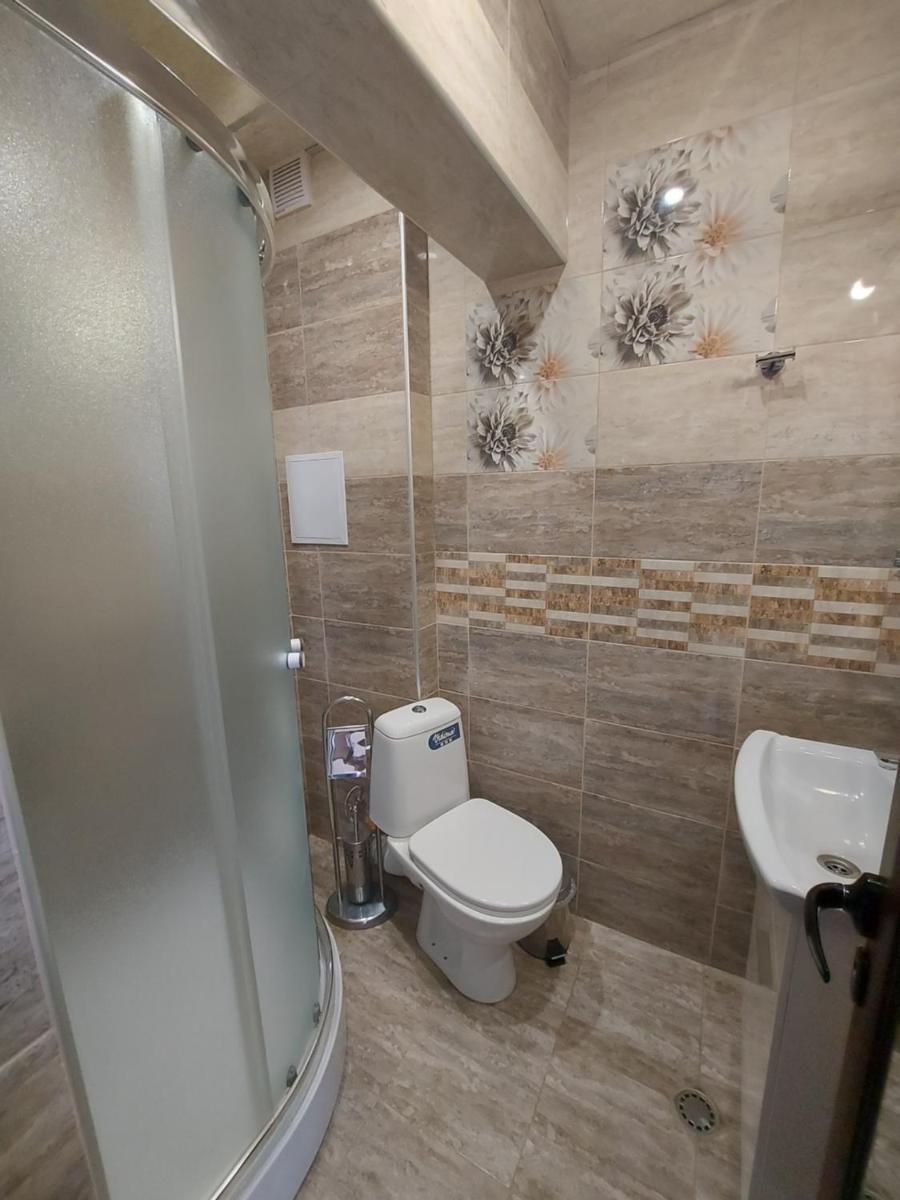 Elegant Complex - Hizvo