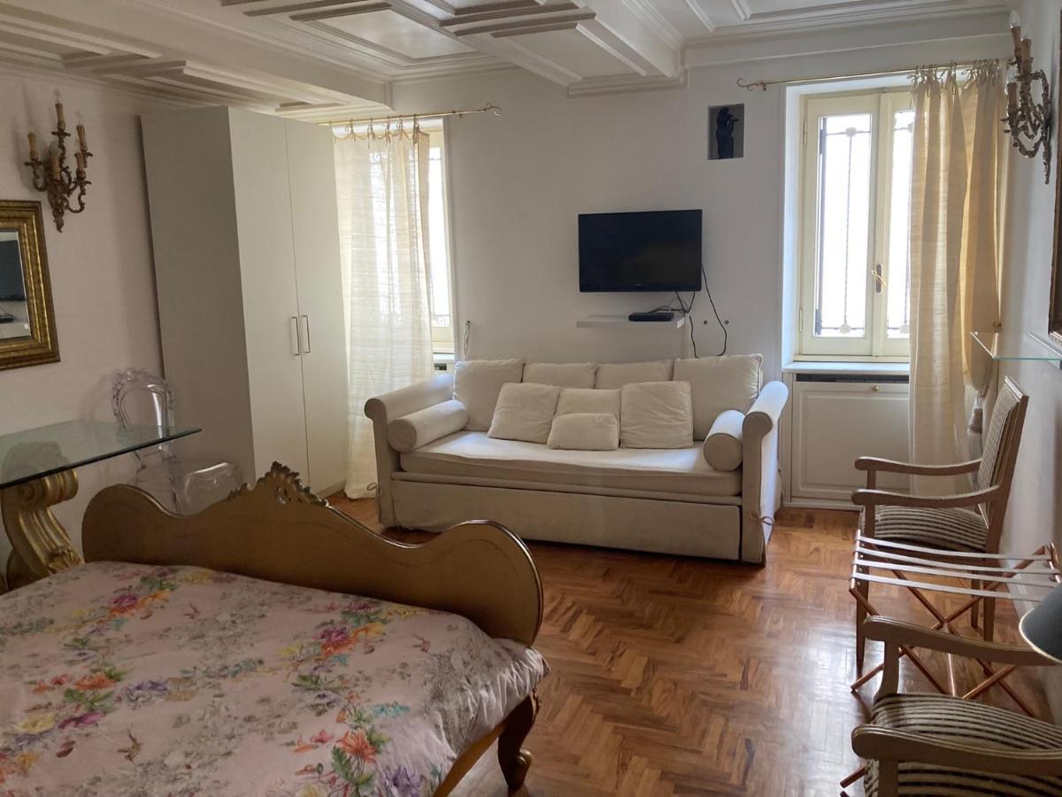 D.R.Rome Spanish Luxury Suites - Housity