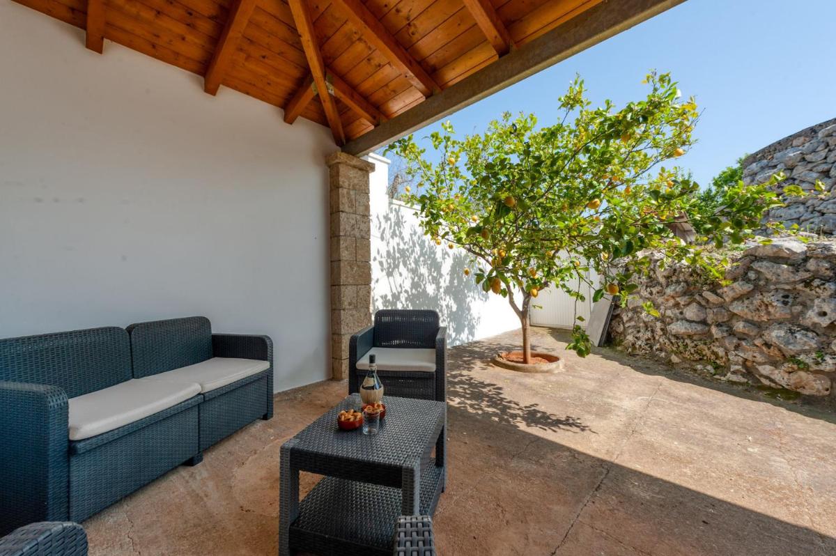 - Trullo degli Ulivi - Oasi Naturale nel Salento - Housity