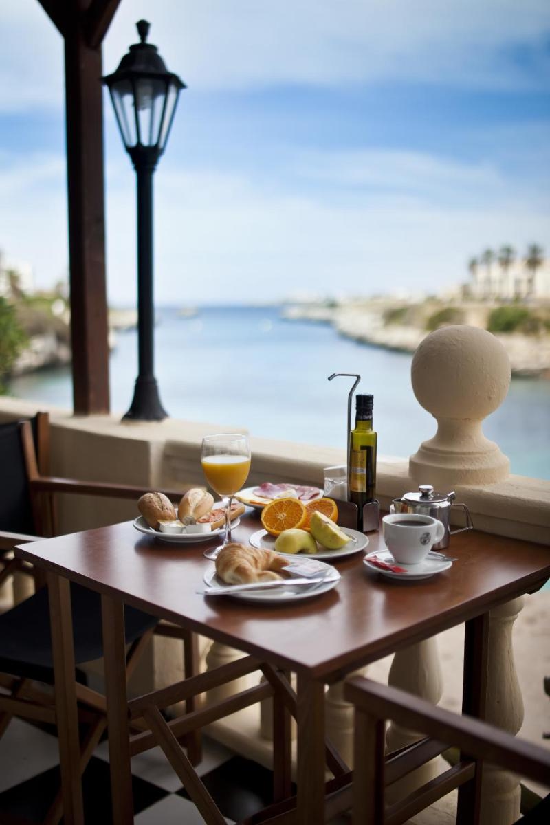 Cala Bona y Mar Blava - Housity