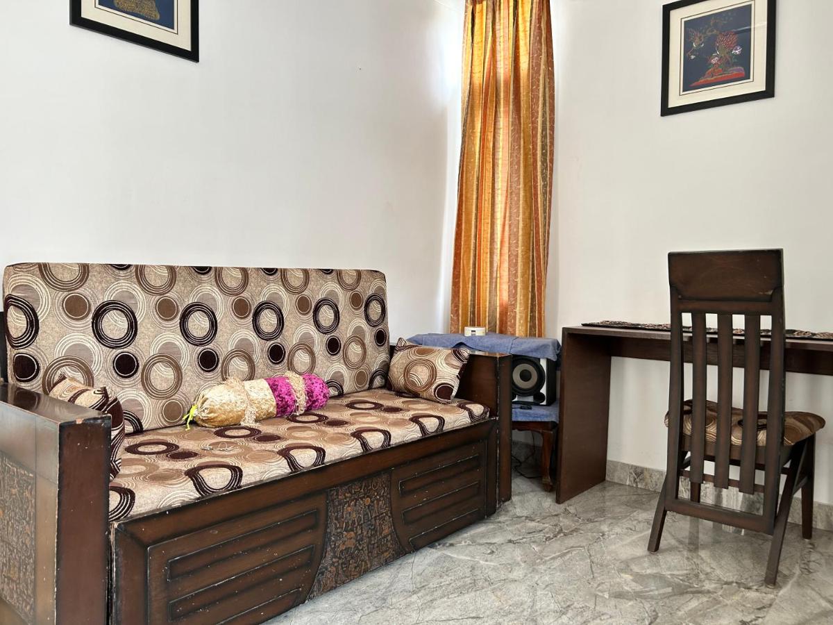 Cozy Nest - Garden Facing Apartment with Kitchen - Hizvo