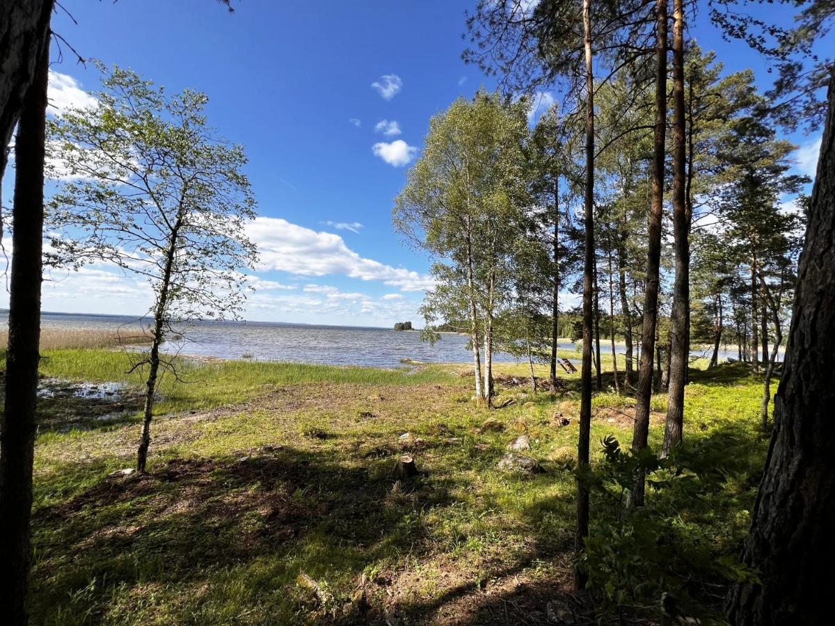 Cozy and rural holiday accommodation 150 meters from Lake Vanern - Housity