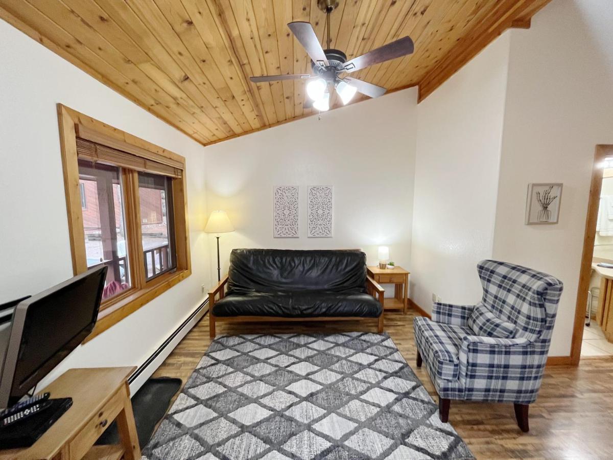 Columbine B Cabin Suite - Housity