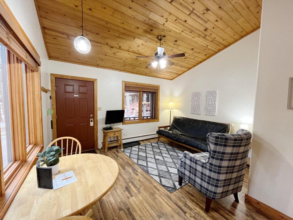 Columbine B Cabin Suite - Housity