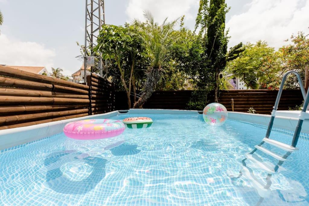Charming Unit with Pool and Great Amenities - Housity