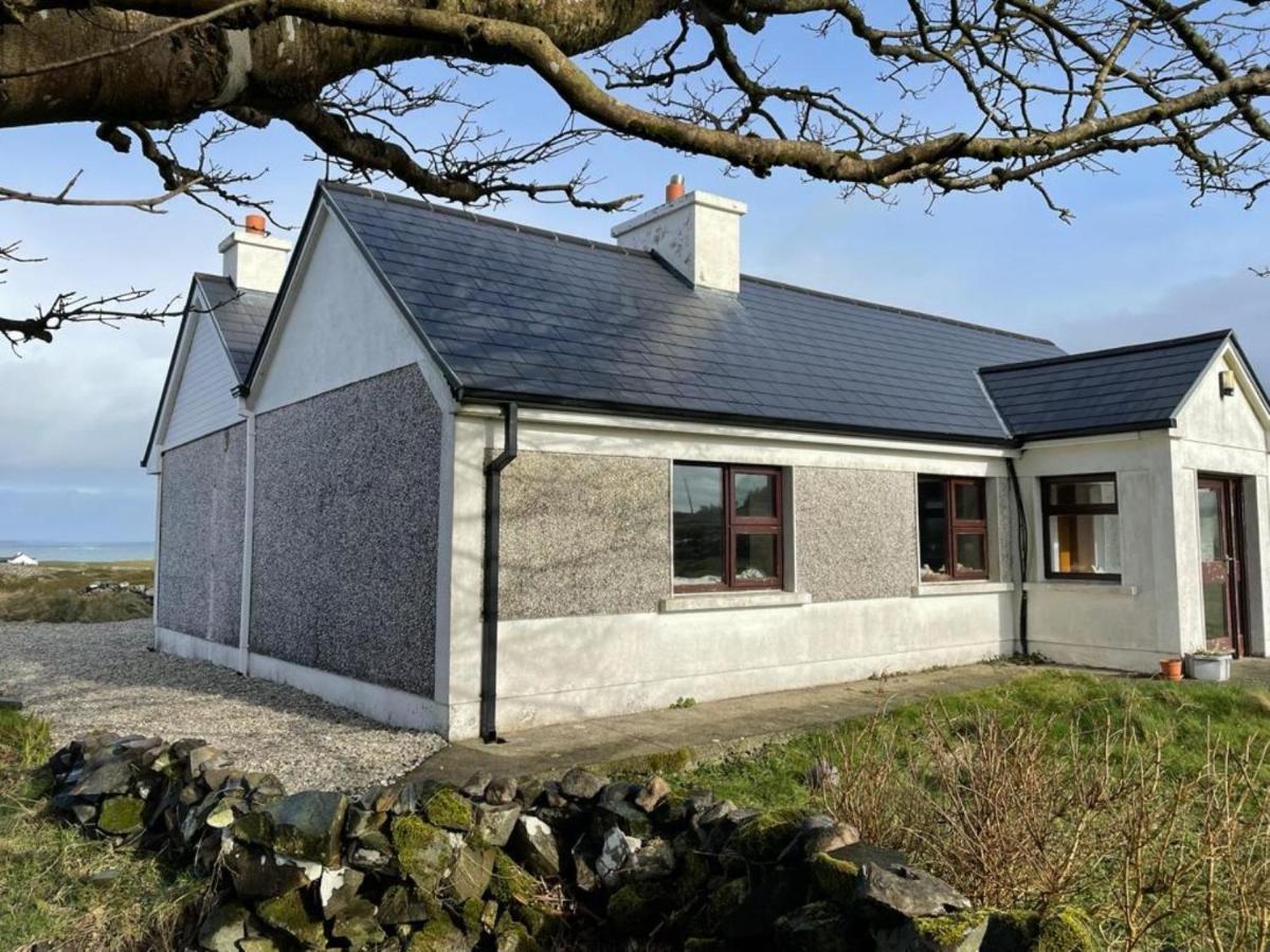 Flaherty Cottage, Ballyconneely - Housity