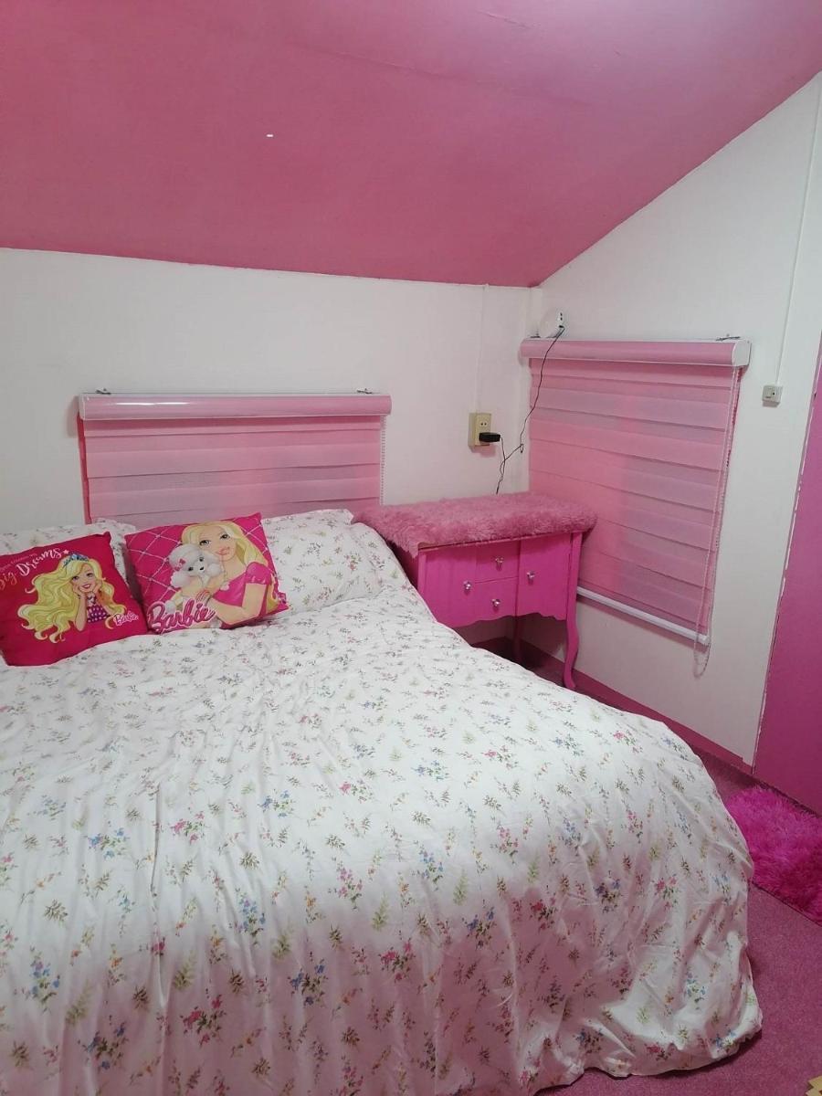 Barbie Dream House - Housity