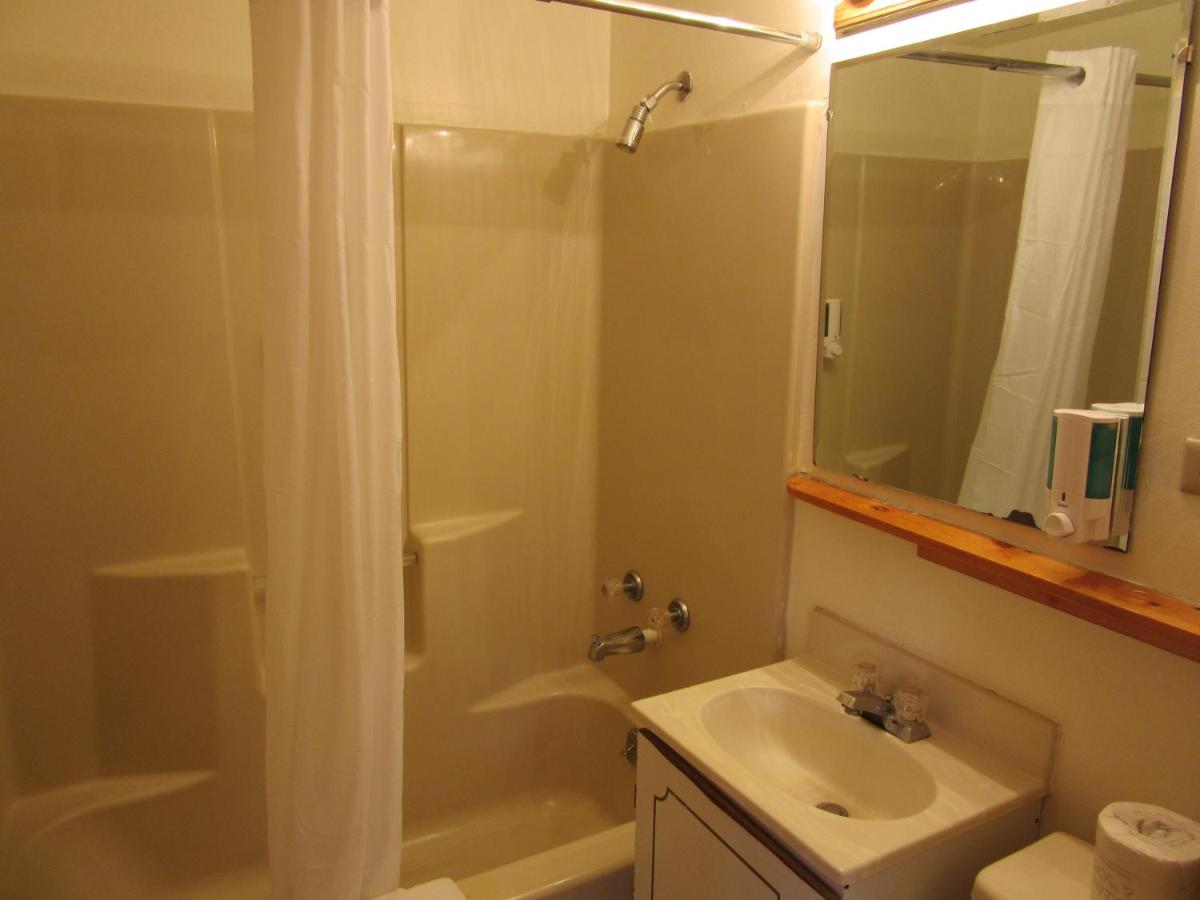 Travelers Lodge - Housity