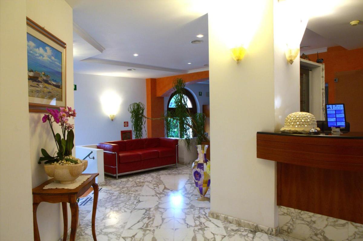 Hotel Pisacane - Housity