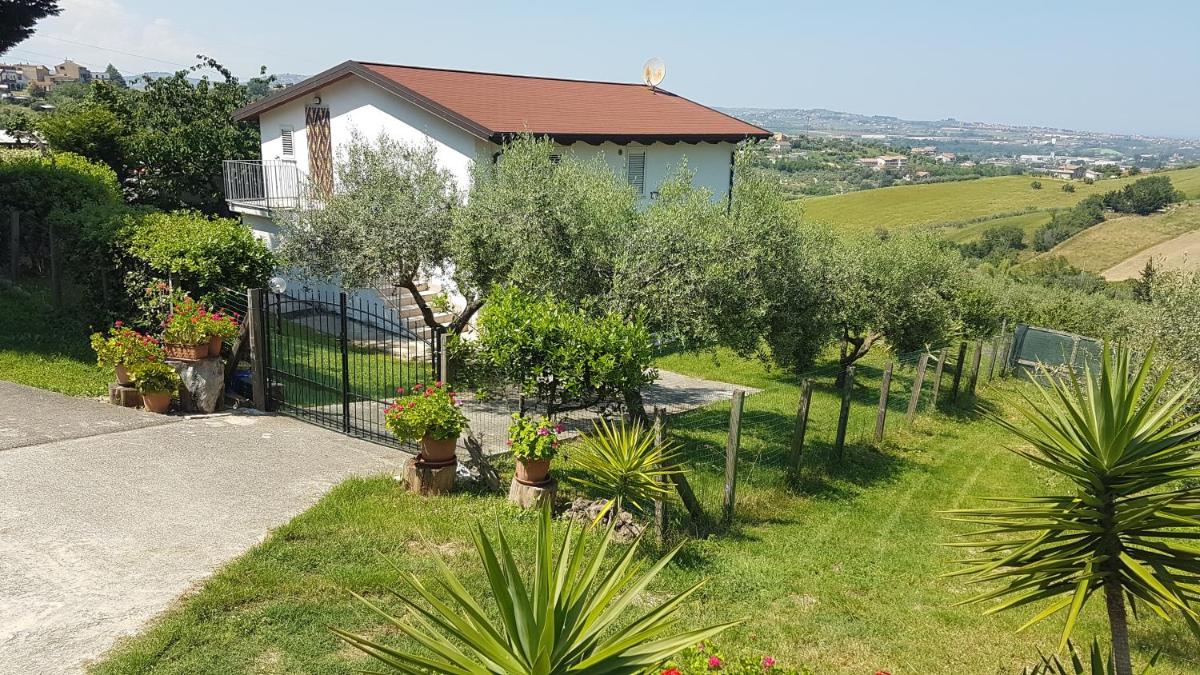 Villa con Biolago - Downstairs - Housity