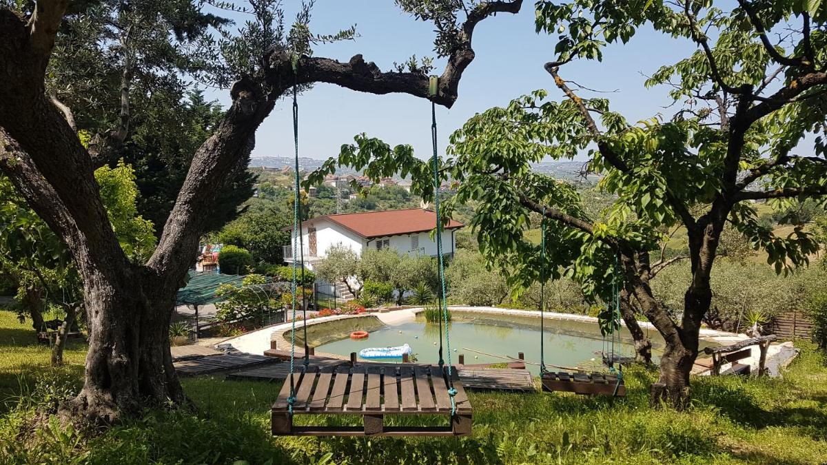 Villa con Biolago - Downstairs - Housity