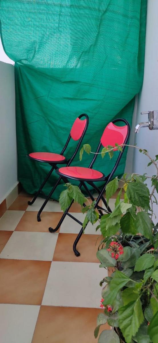 unTrained & unPlanned - Housity