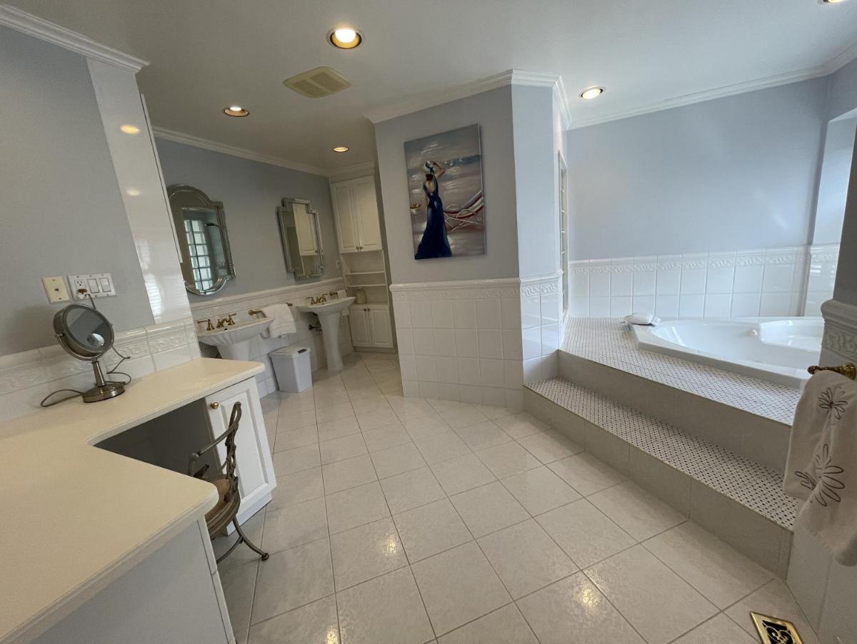 Caledon Manor and Country Inn - Housity