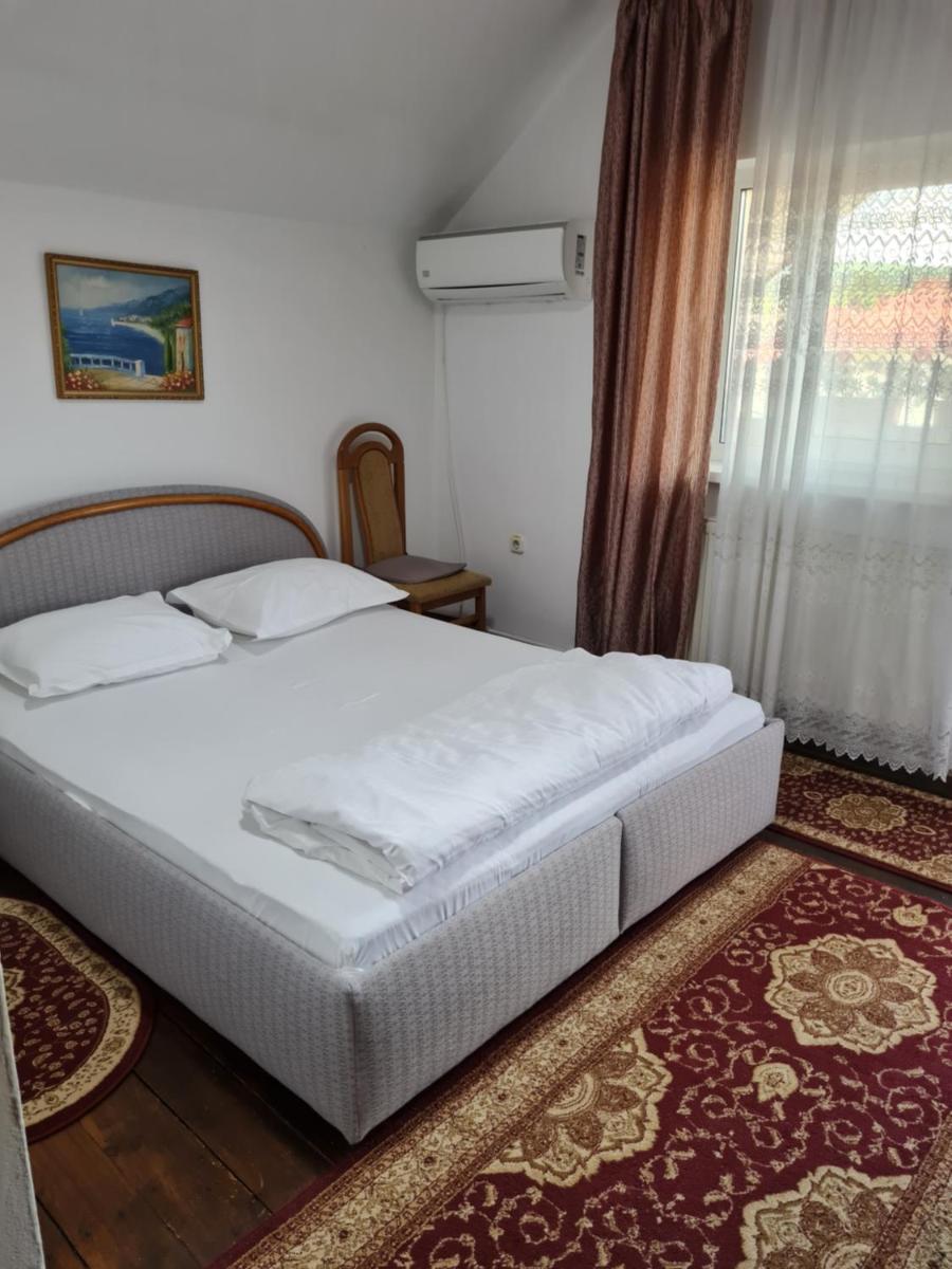 Pensiunea Clasic - Housity