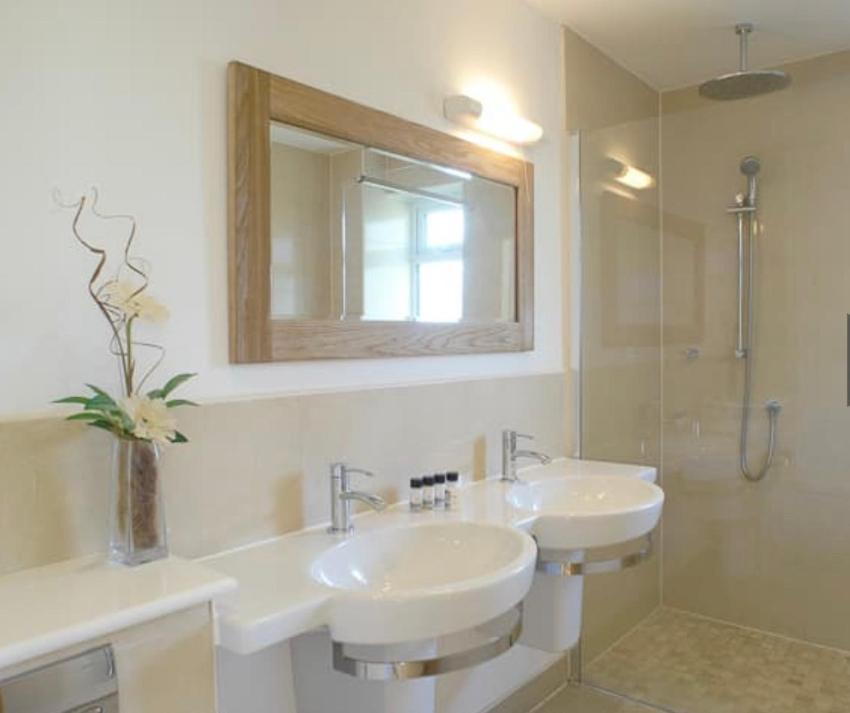 Trevone House with Hot Tub on Retallack Resort - Housity