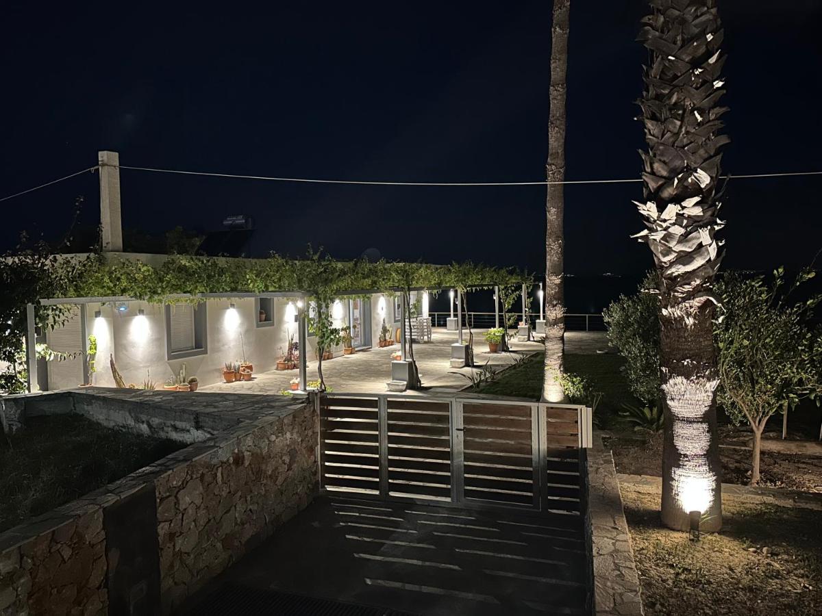 Seaside Private Beach Villa 3BR w 3,5 BA - Housity