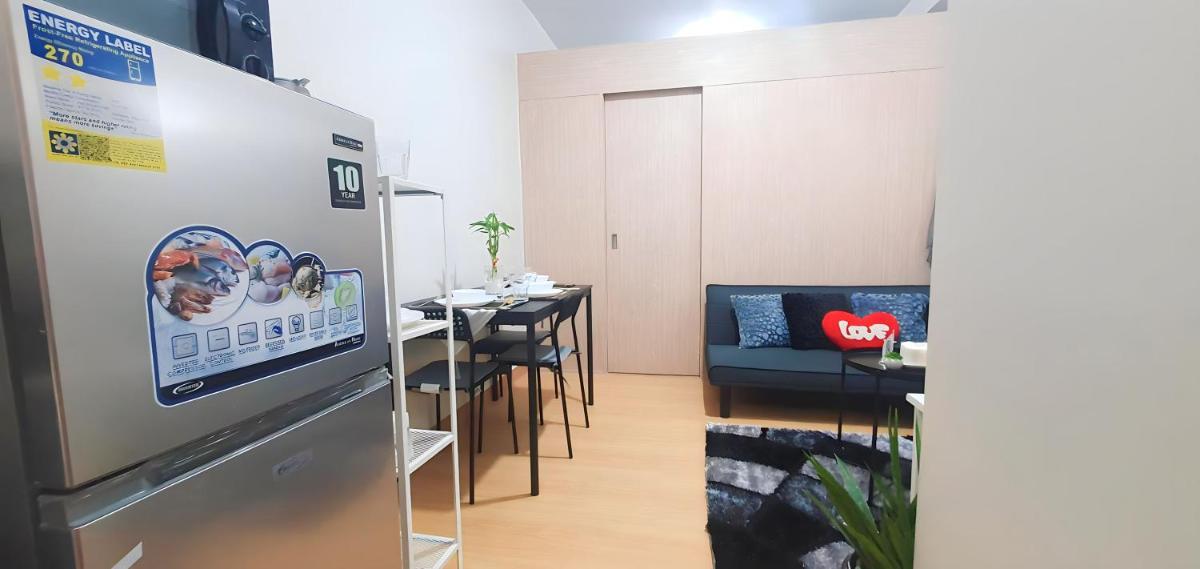 Lee Staycation Manila - Trees Residences - Housity