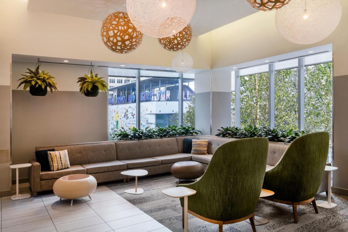 Element Austin Downtown - Housity