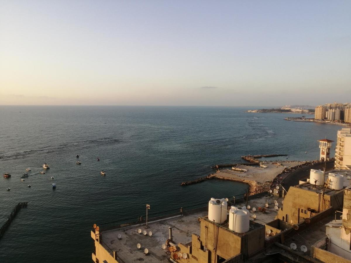 شقه فى ميامى بالاسكندريه مطله على البحر - Housity