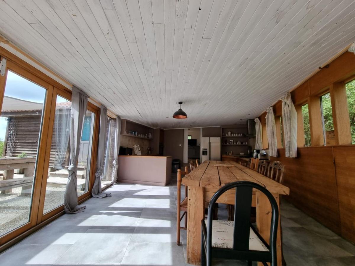 Charming 8 bedroom house in the heart of MERVENT forest - Housity