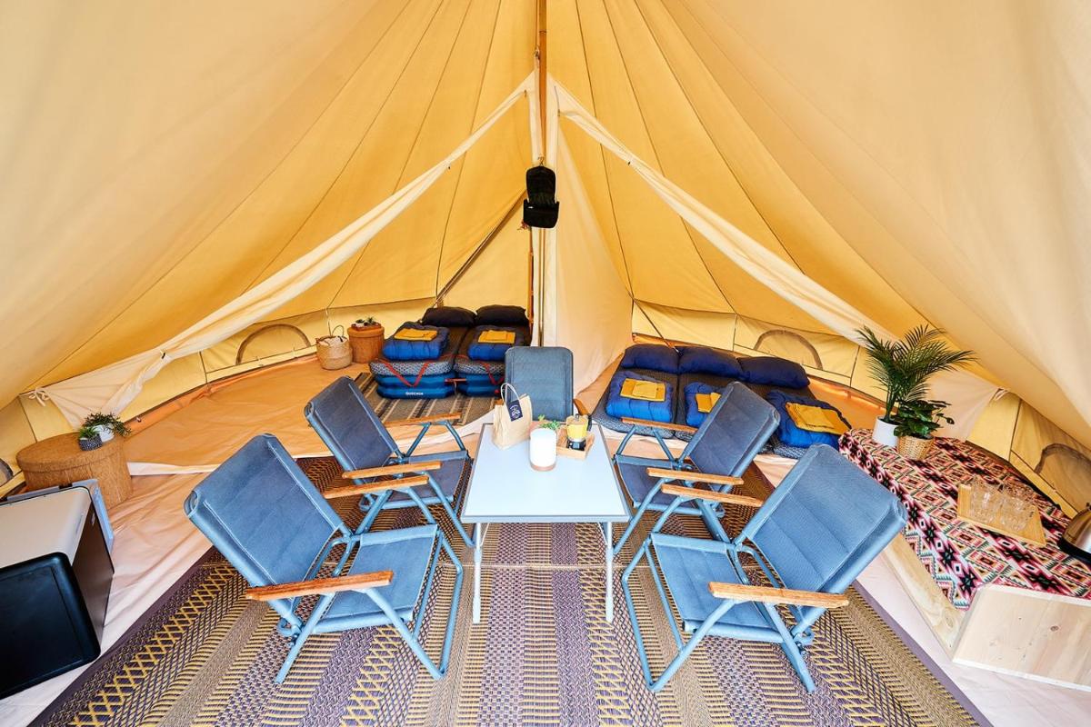 Tipi tent op de grens van Frankrijk - Housity