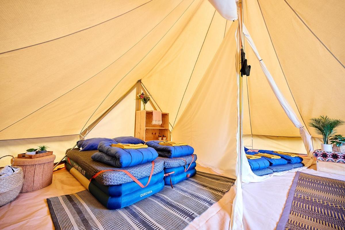 Tipi tent op de grens van Frankrijk - Housity