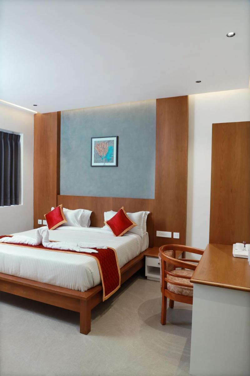 Suitetrails - RITZ AVENUE LUXURY HOTEL