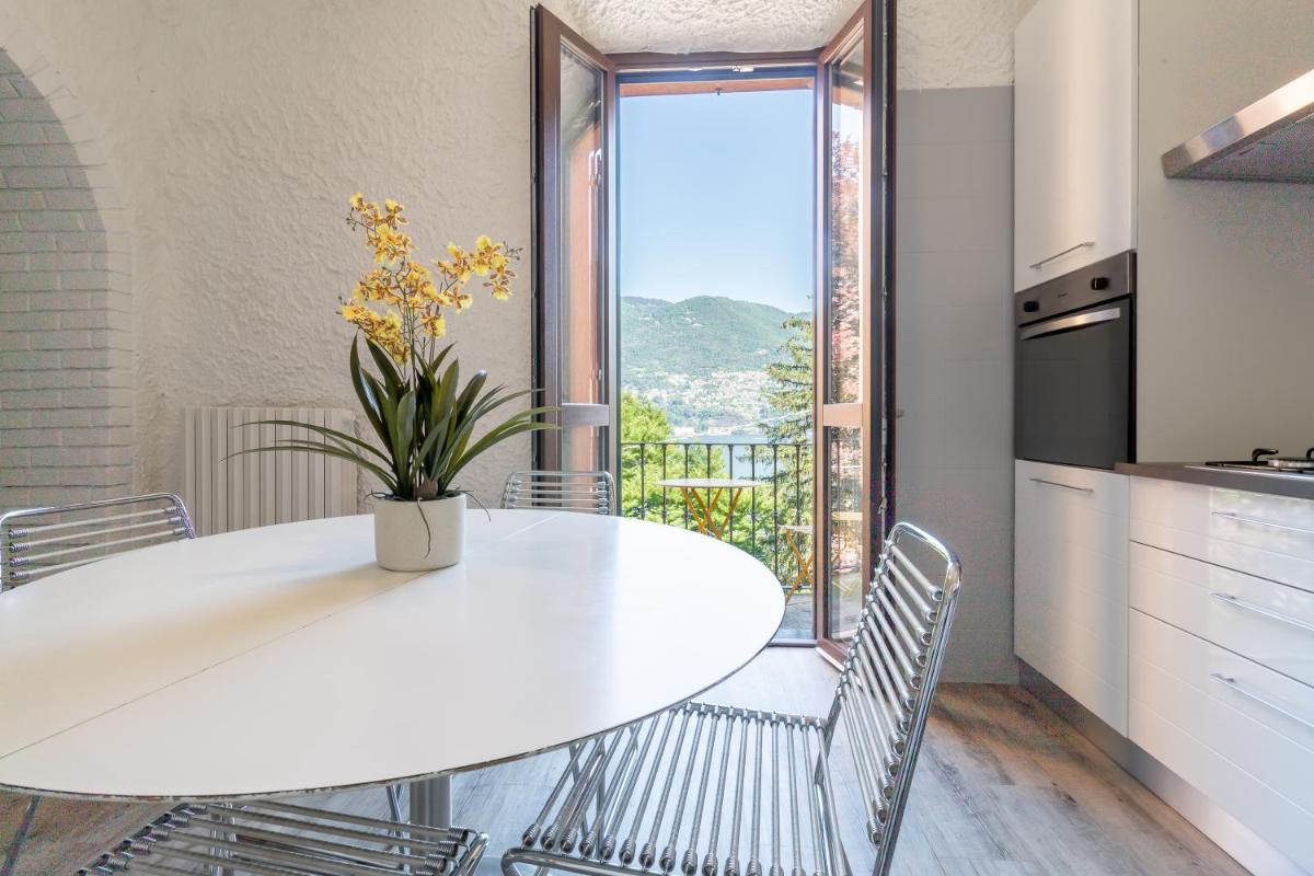 L Como Lake - Housity