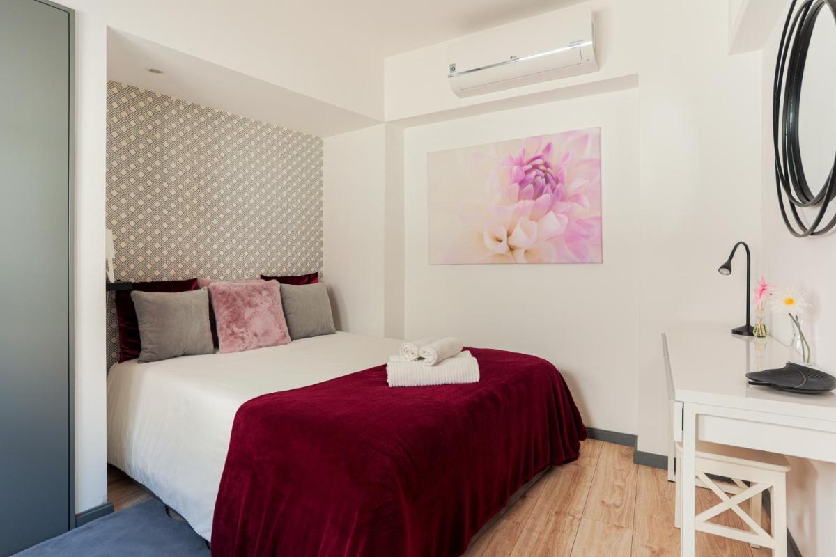Blue Salinas - Housity