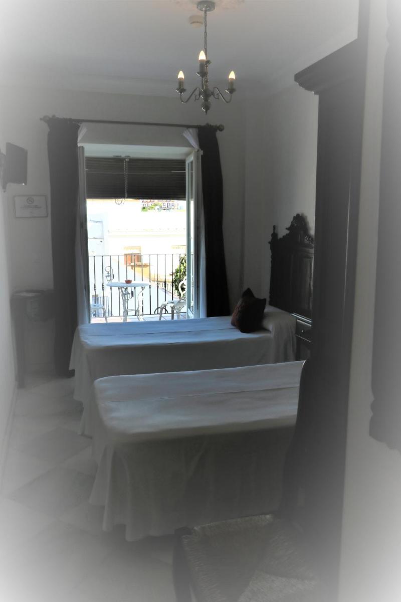 Hostal Ciudad Trigueros - Housity