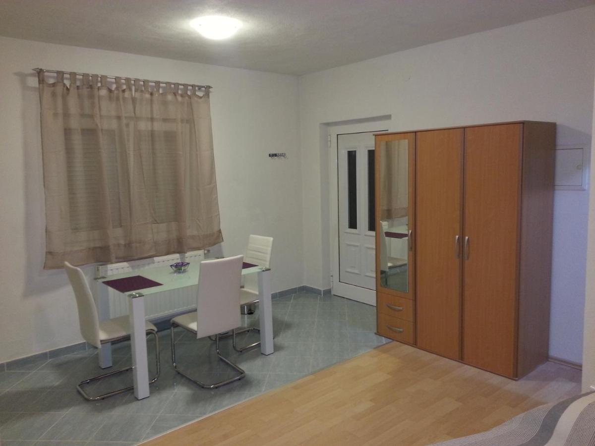 New Studio Apartments Trlaja - Housity