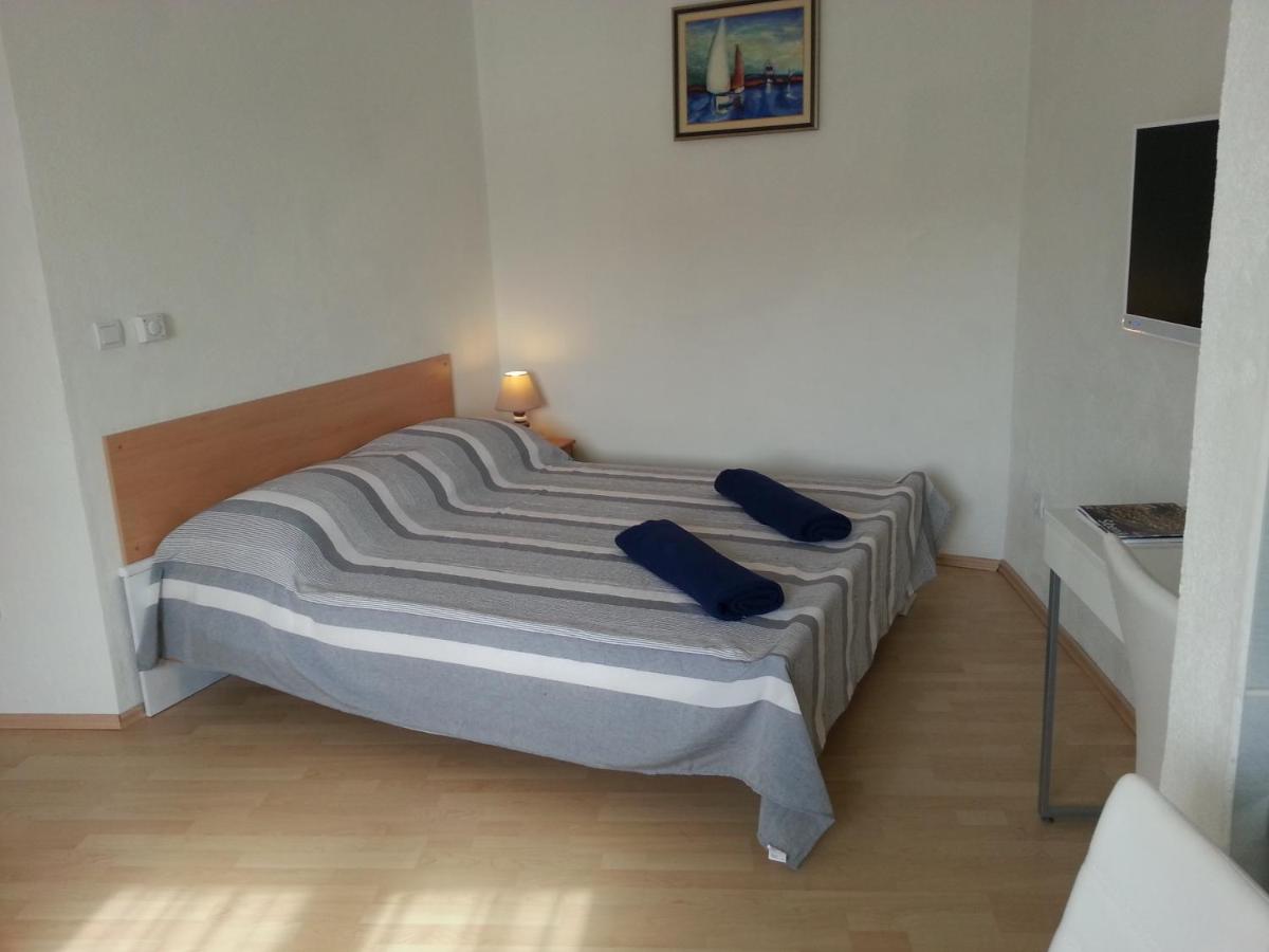 New Studio Apartments Trlaja - Housity