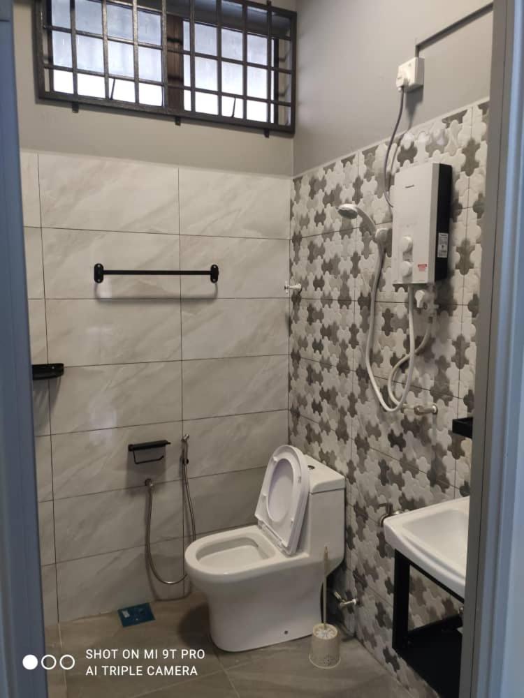 NEW 55 Homestay Corner Lot Spacious House in Bukit Bakri Muar - Housity