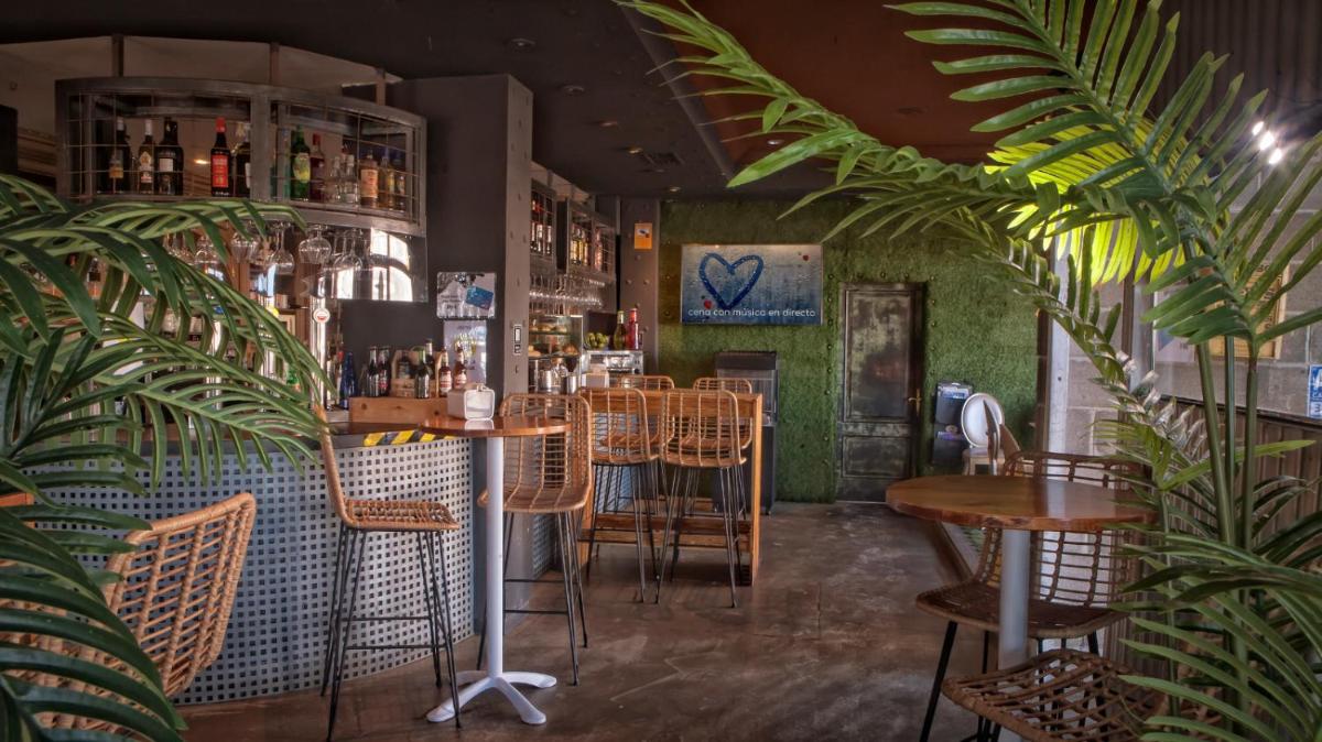Un restaurante o sitio para comer en Hotel Spa El Muelle de Suances