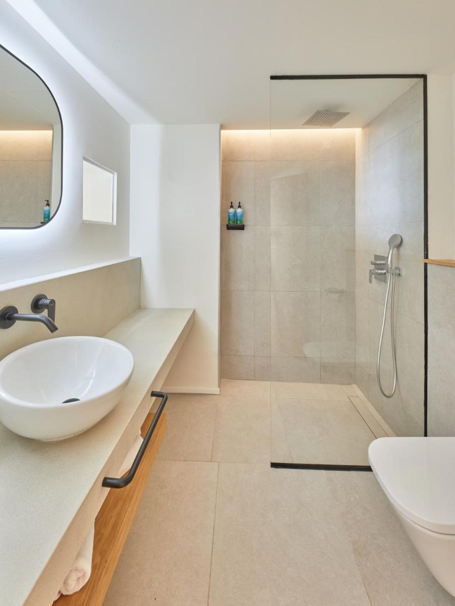 Un baño de Hotel & Spa Blau Parc