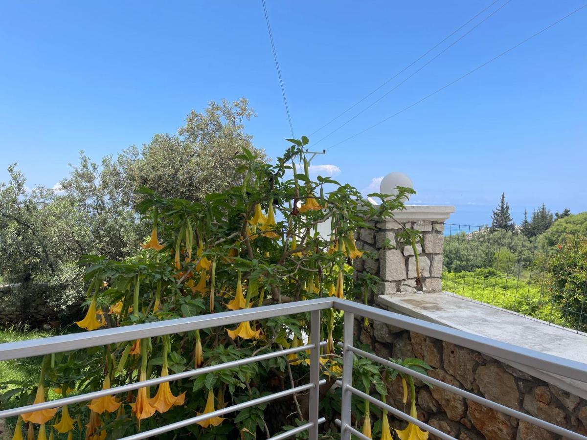 Season Inn - Housity