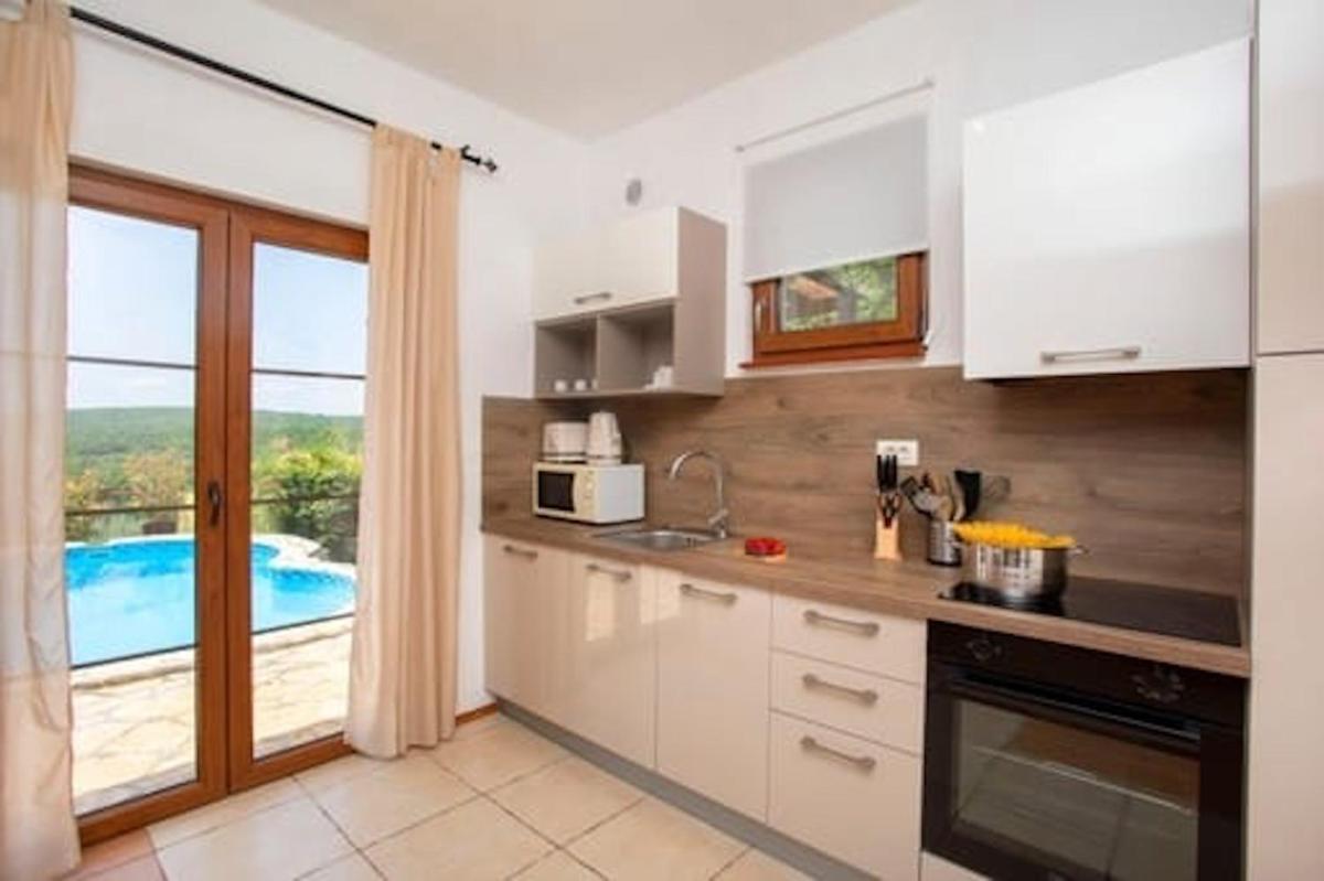 Charming villa with private pool near the sea and garden - Housity