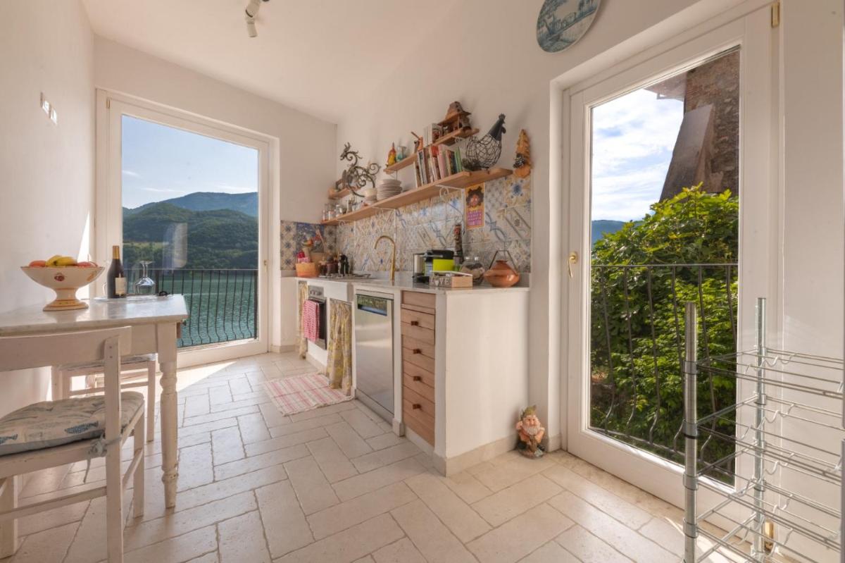 Letizia lake house panoramic view - Housity