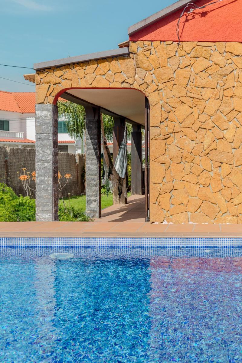 Aroeira Pool House by Lisbon-Coast vacation - Housity