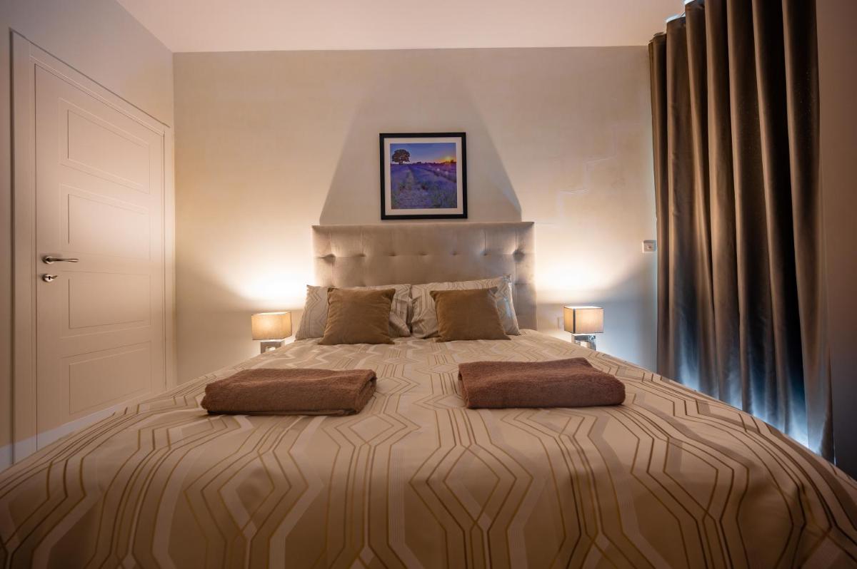 The Address Seafront Suites with Hot Tub - Housity