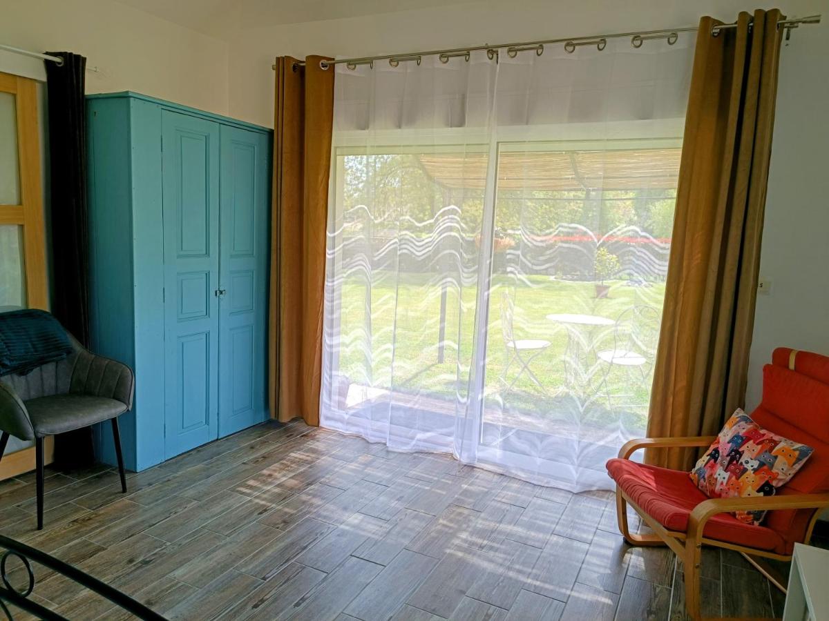 Le Petit Accent - Housity