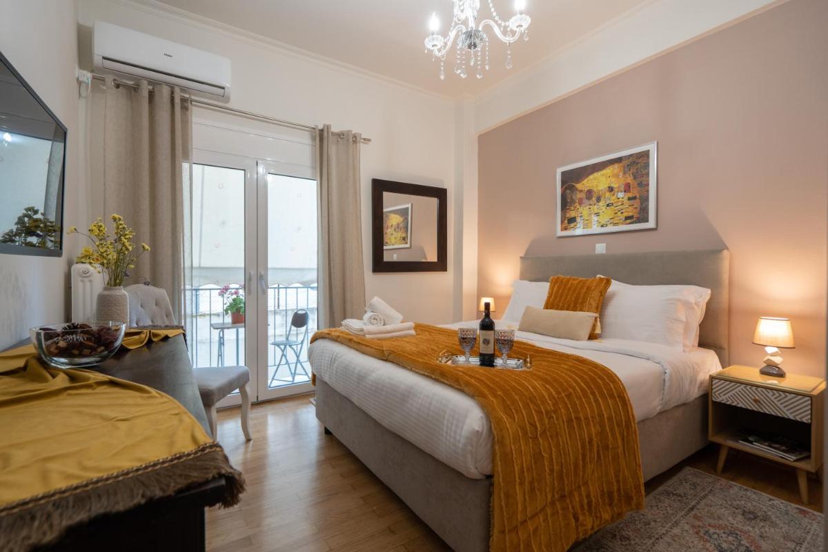 Suitetrails - Athenian Dream Apartment-A Spacious Comfortable and Luxurious Apartment in a real Athenian neighborhood