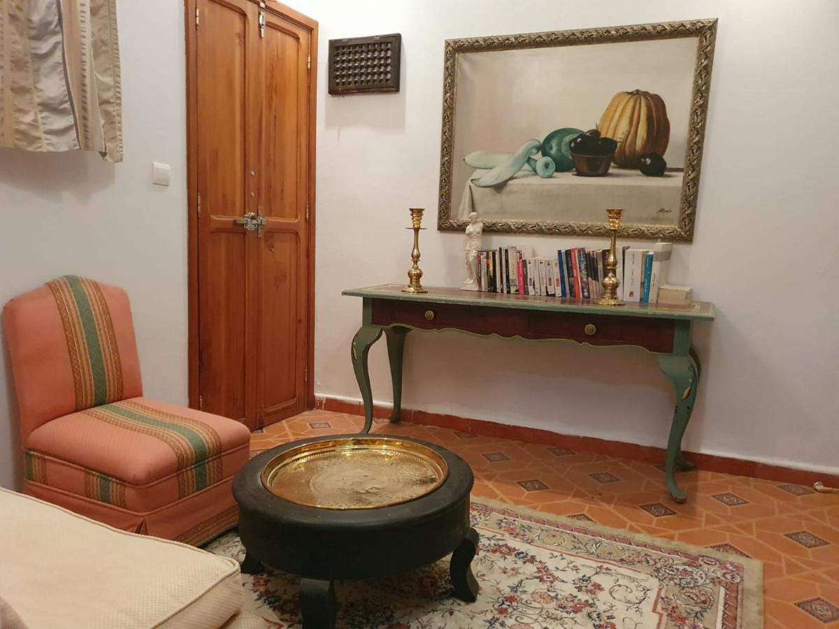 Dar Anneke - Housity