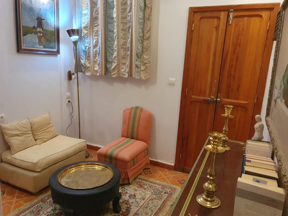 Dar Anneke - Housity